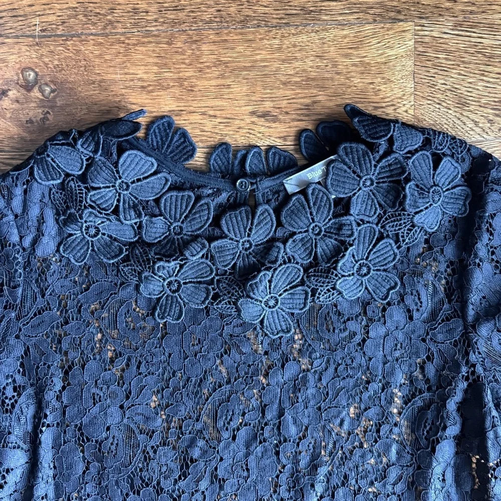 Blue Tassel Floral Lace Short Sleeve Blouse | Black | Women’s XS